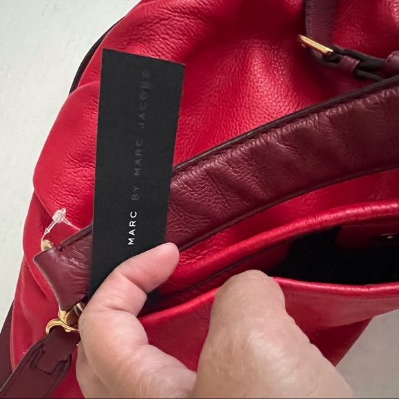 Marc by Marc Jacobs Red Leather New Q Hillier Hobo - Picture 11 of 11